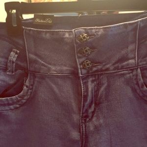 Brazilian BUTT lifting jeans